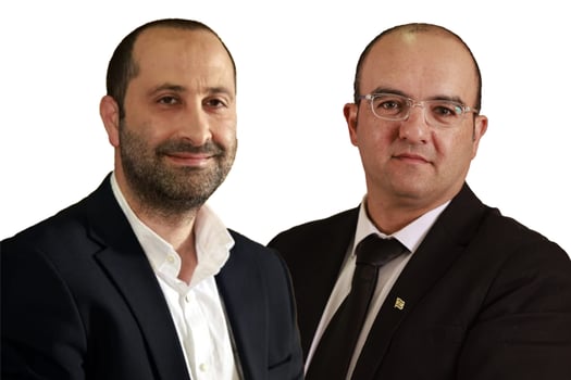 מימין: עובדיה אביצור ועמית סבג